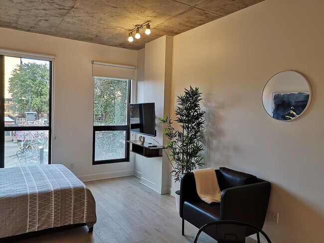 67 Boul. de Maisonneuve E in Montréal, QC - Building Photo - Building Photo
