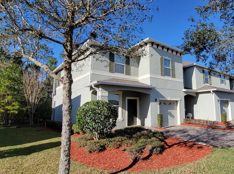 110 Masters Ln in Daytona Beach, FL - Foto de edificio