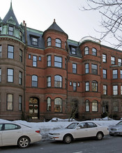 Pembroke Hall in Boston, MA - Building Photo - Building Photo