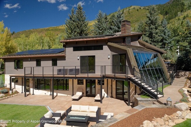 39 Roaring Fork Dr in Aspen, CO - Building Photo - Building Photo
