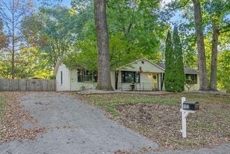 102 Preston Dr in Clarksville, TN - Building Photo - Building Photo