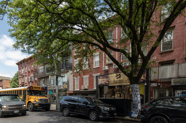 71 Lee Avenue in Brooklyn, NY - Building Photo - Building Photo