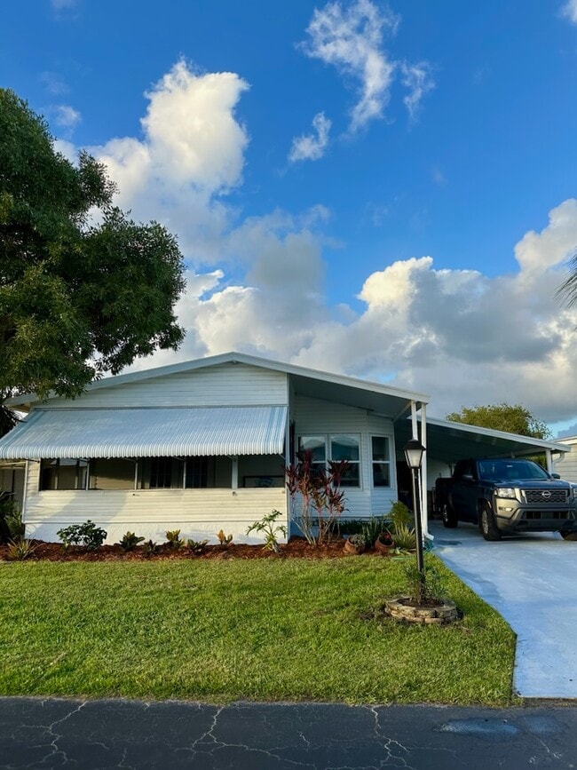 property at 4699 SE Bywood Ter