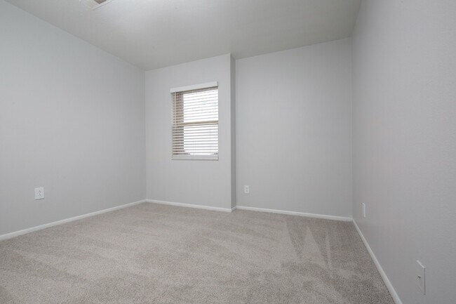 Fox Creek in Layton, UT - Foto de edificio - Building Photo