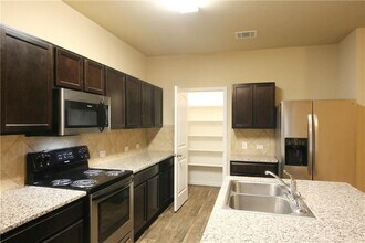 6107 Diamondleaf Bend in Austin, TX - Building Photo - Building Photo