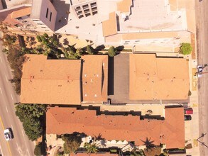 811 Austin Ave in Inglewood, CA - Foto de edificio - Building Photo
