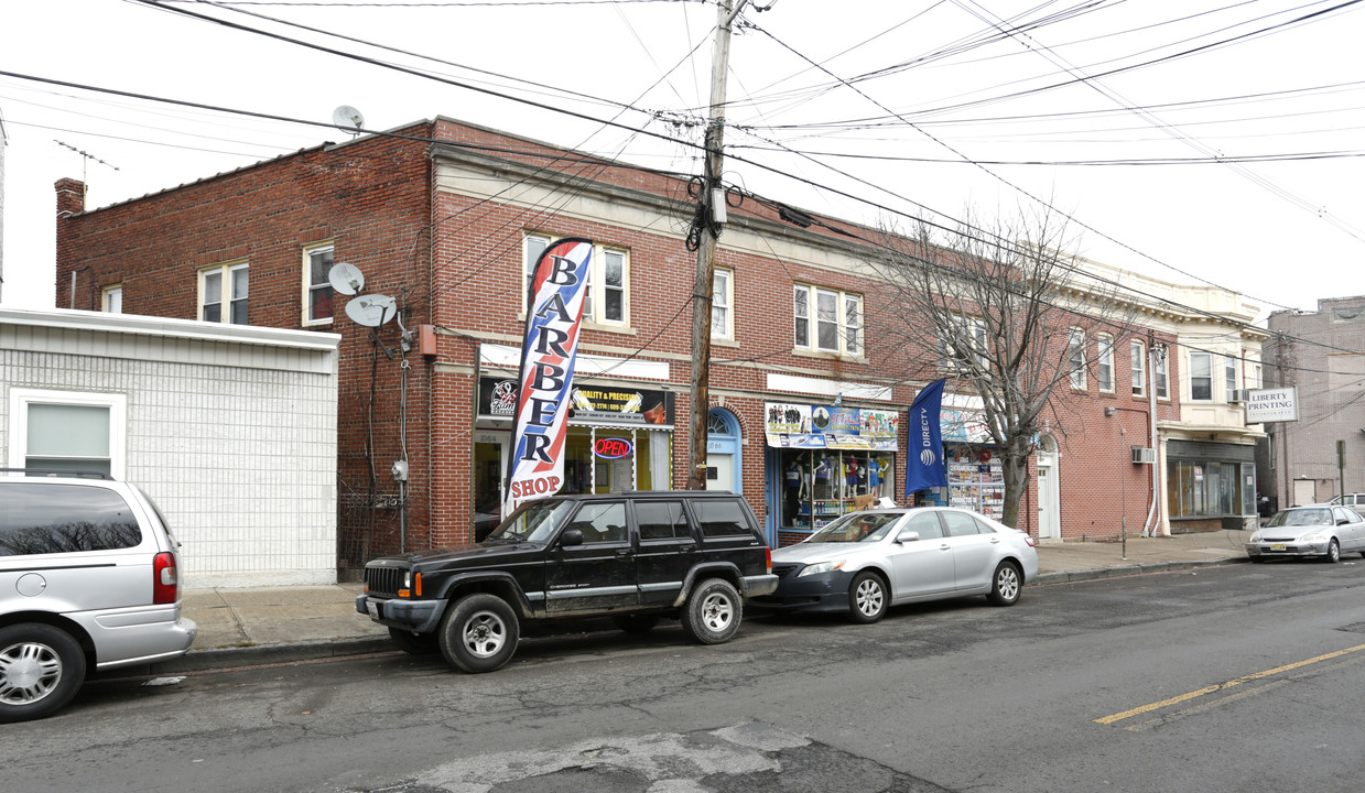 1105-1111 Chestnut Ave in Trenton, NJ - Building Photo