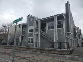 7477 Singing Hills Dr, Unit F101 in Boulder, CO - Building Photo