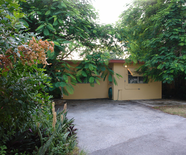 1303 Miami Rd in Fort Lauderdale, FL - Building Photo - Building Photo