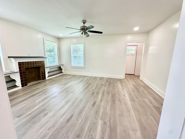 108 W Hughes St in Longview, TX - Building Photo - Building Photo