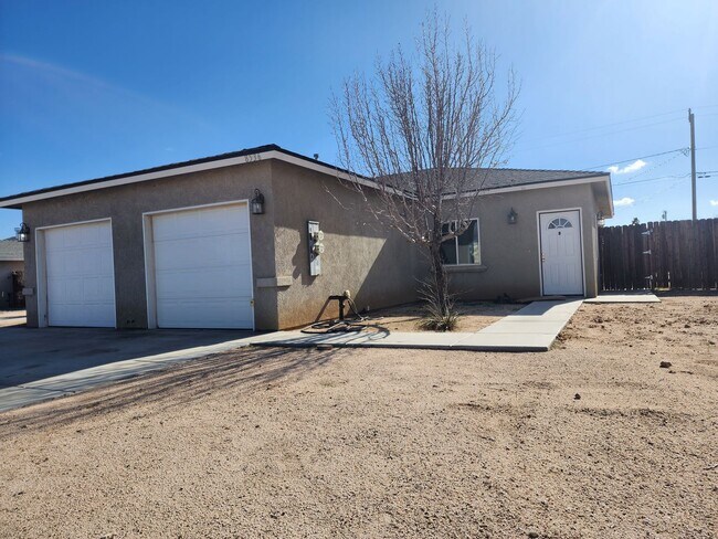 8536 Aspen Ave, Unit 8536 Aspen Ave # B in California City, CA - Building Photo - Building Photo