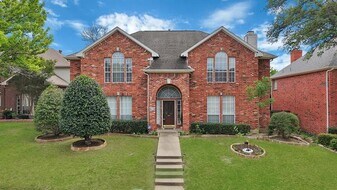 2116 Houlton Ln in Plano, TX - Building Photo