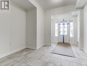7 Bluegill Cres in Whitby, ON - Building Photo - Building Photo