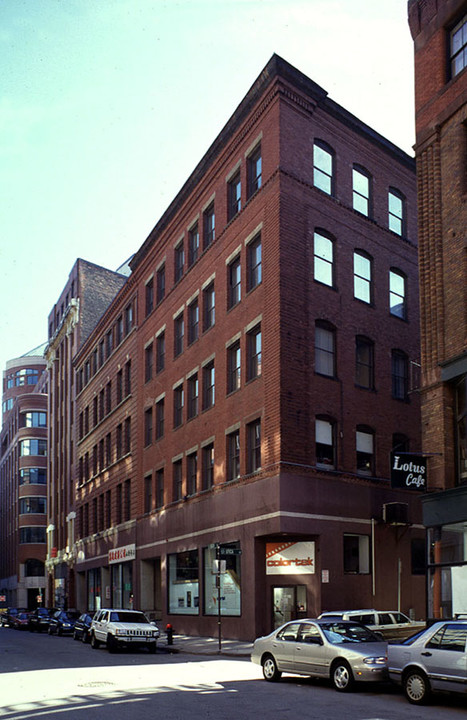 121-123 Beach St in Boston, MA - Building Photo