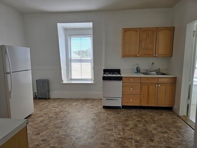 4 Central Square, Unit 8 1/2 in Chelmsford, MA - Building Photo - Building Photo