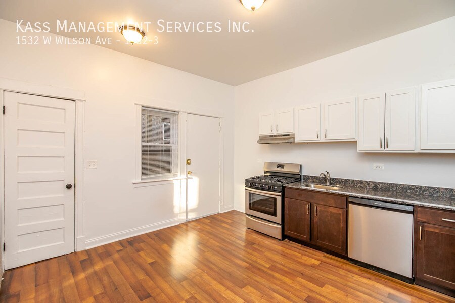 1532 W Wilson Ave in Chicago, IL - Building Photo