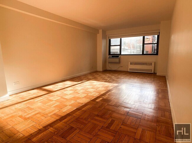 Fourth Avenue, Unit 3L in New York, NY - Building Photo - Building Photo