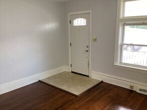 231-233 W 6th St in Waynesboro, PA - Building Photo - Building Photo