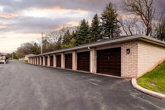Berkshire at Kensington in Waukesha, WI - Building Photo - Building Photo