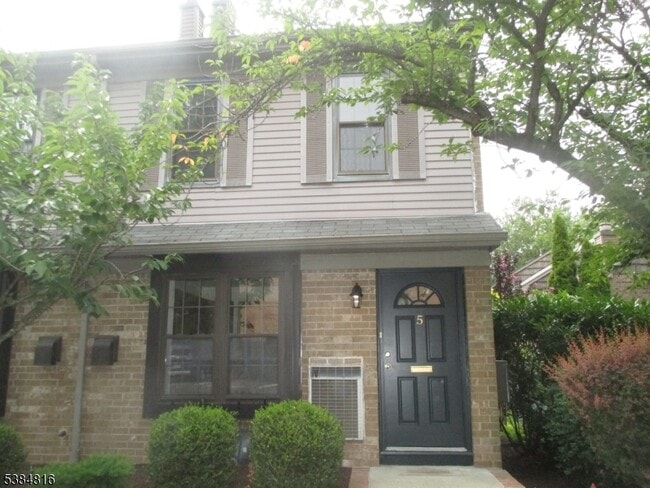 181 Long Hill Rd