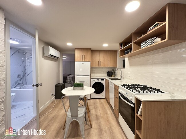 1015 N California Ave, Unit G05C