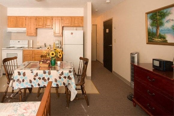 144 Cabot St in Chicopee, MA - Building Photo - Building Photo