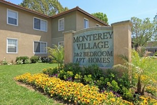 Monterey Village Apartamentos