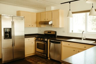 239 Wilderness Dr in Fairbanks, AK - Building Photo - Building Photo