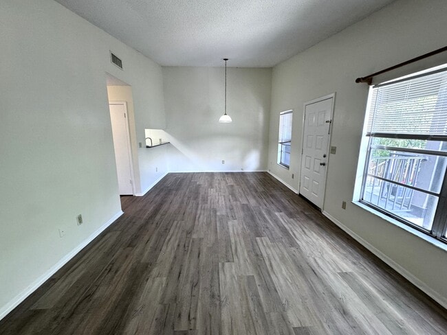 3944 Tumble Wood Trl in Tampa, FL - Building Photo - Building Photo