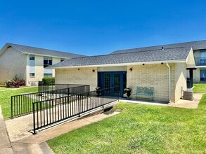 Higdon Ferry Apartments in Hot Springs, AR - Foto de edificio - Building Photo