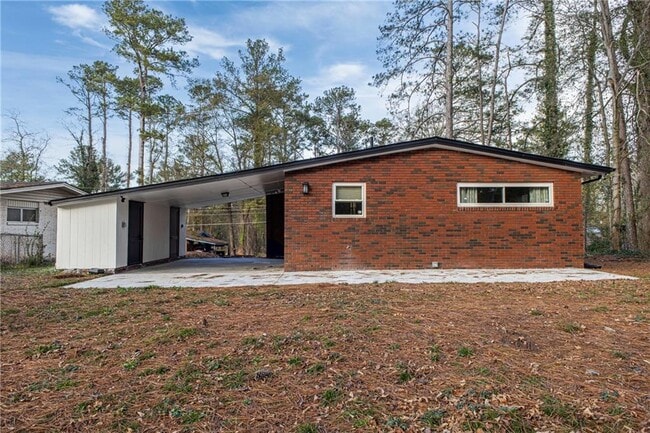property at 201 Lydia Dr SE