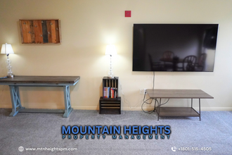 165 Albion Village Way in Sandy, UT - Foto de edificio - Building Photo