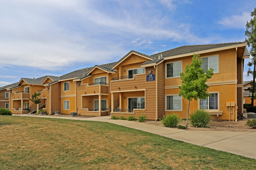 Terracina Gold Apartments in Sacramento, CA - Building Photo