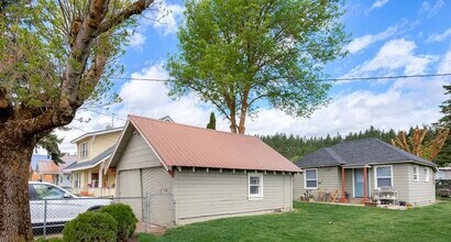 301 N Montgomery Ave in Cle Elum, WA - Building Photo - Building Photo
