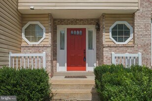 14342 Brookmere Dr in Centreville, VA - Building Photo