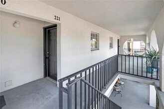 709 Russell Ln in Brandon, FL - Building Photo - Building Photo