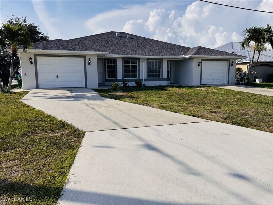 421 SW 4th St in Cape Coral, FL - Building Photo