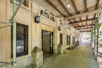 250 W 104th St in New York, NY - Building Photo - Building Photo