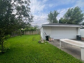 18270 Spring Ct S in Fraser, MI - Building Photo - Building Photo