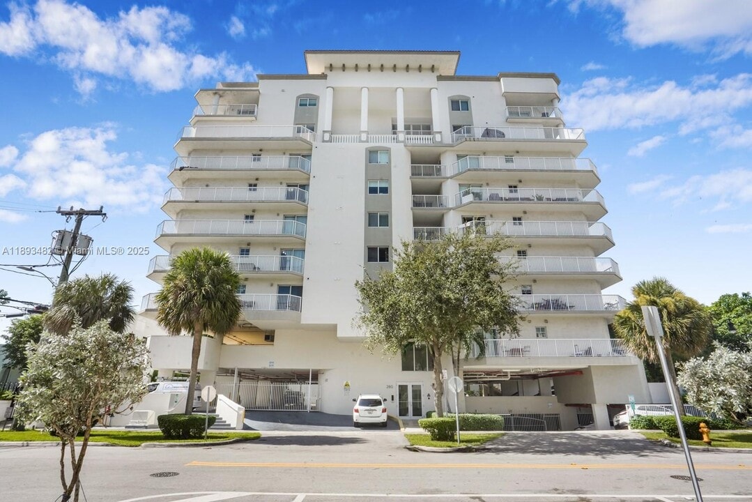 280 SW 20th Rd in Miami, FL - Building Photo