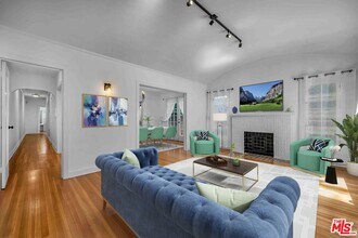 223 N Almont Dr in Beverly Hills, CA - Building Photo - Building Photo