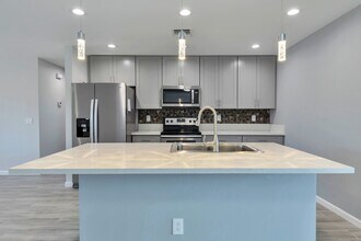 910 E Loyola Dr in Tempe, AZ - Building Photo - Building Photo