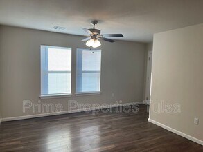 1912 Cypress St in Wagoner, OK - Building Photo - Building Photo
