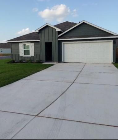 320 Wirecrested Dr in Lockhart, TX - Building Photo