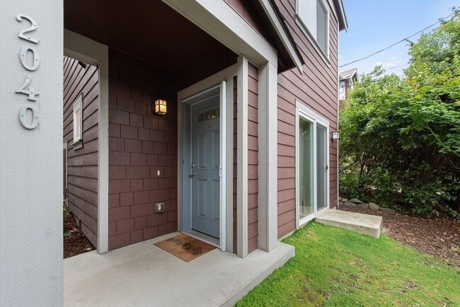 2040 Franklin Ave E in Seattle, WA - Building Photo - Building Photo