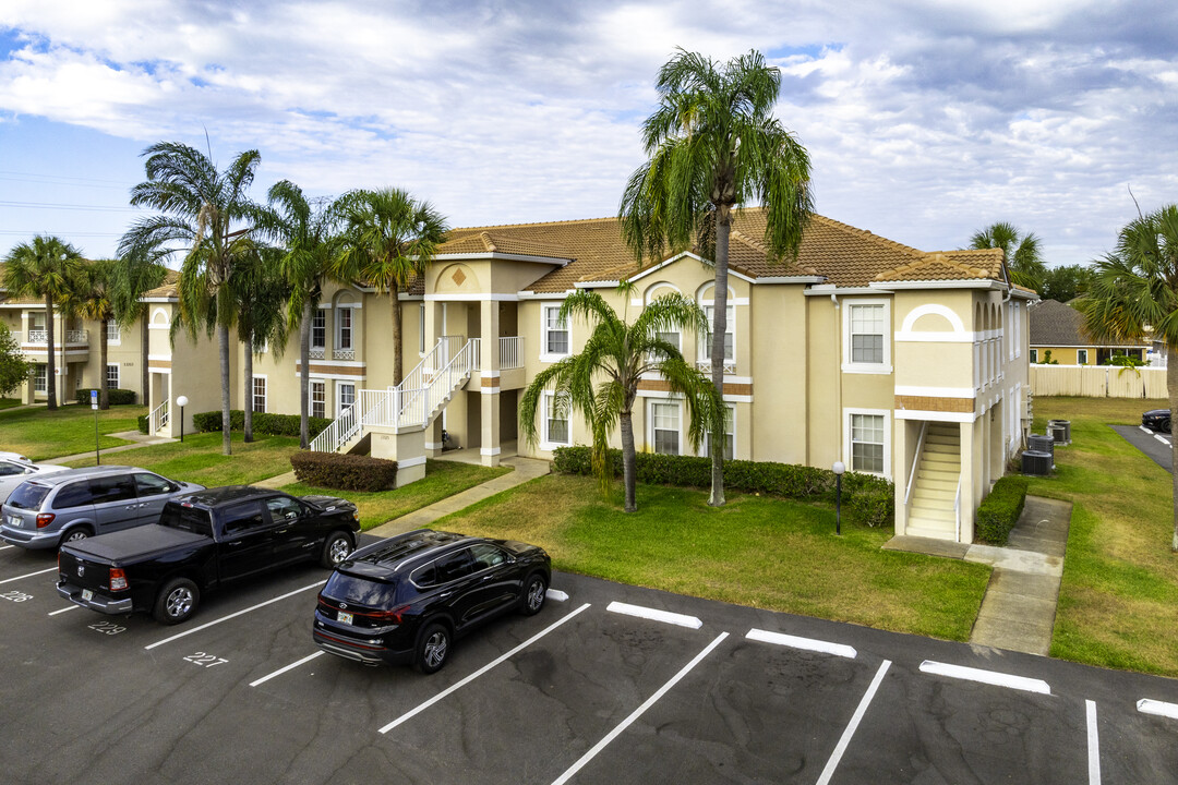 Fairway Glen At Meadow Woods Condo in Orlando, FL - Building Photo