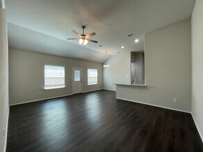 625 Heathers Wy in Seguin, TX - Building Photo - Building Photo