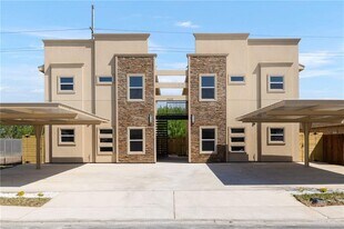 12 Pamplona St in Pharr, TX - Building Photo