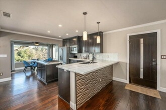 155 Village Dr in Redding, CA - Building Photo - Building Photo