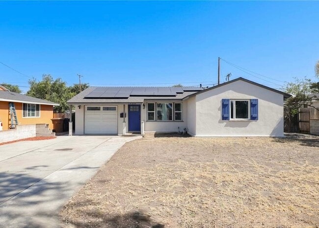property at 1909 W Walnut Ave